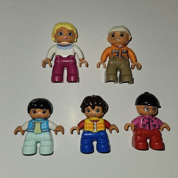 11 Lego Duplo Figures Mixed Lot Woman Man Boy Girl Children Family - Picture 8 of 10